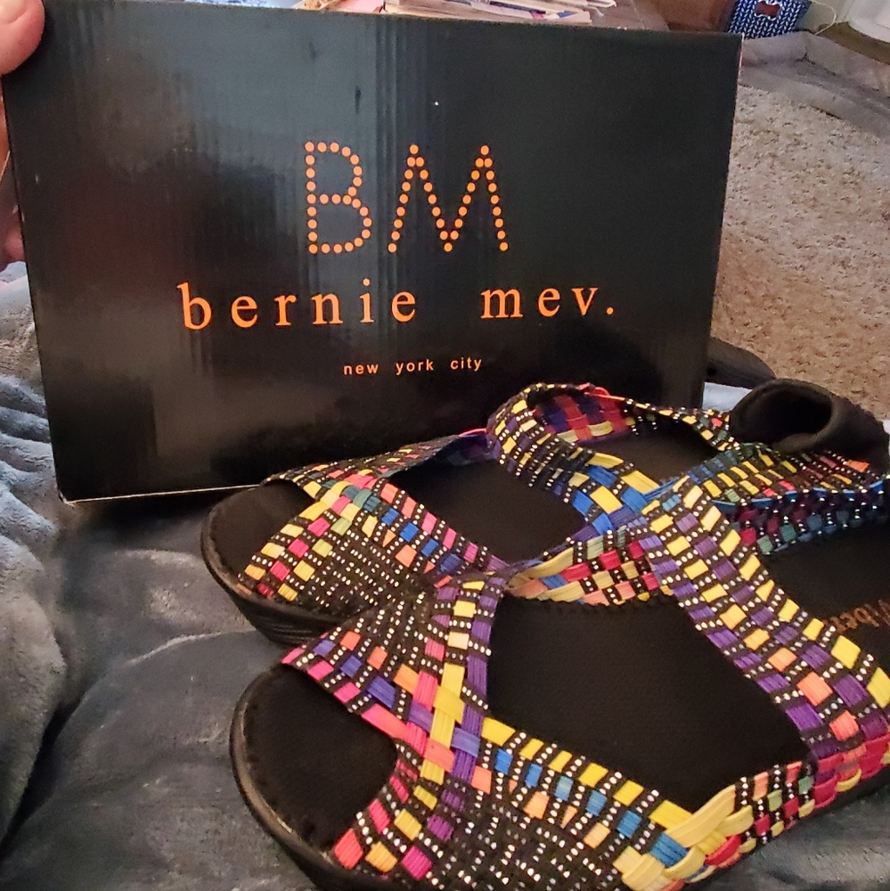 NWT Never worn Bernie Mev Open toe Multi-colored shoes